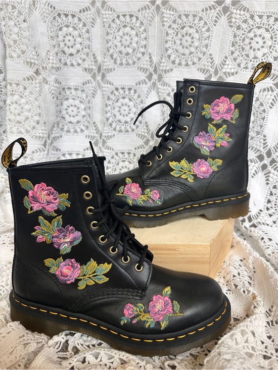 Dr. Martens Shoes - RARE Dr. Martens 1460 Vonda II Floral Embroidered Boots - Women’s Size 9 (NWOB)